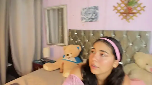 DanaPetite Show in webcam