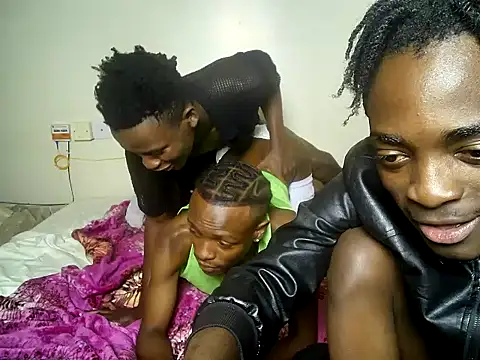 threemanias Webcam Show