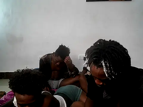 threemanias' Webcam Show