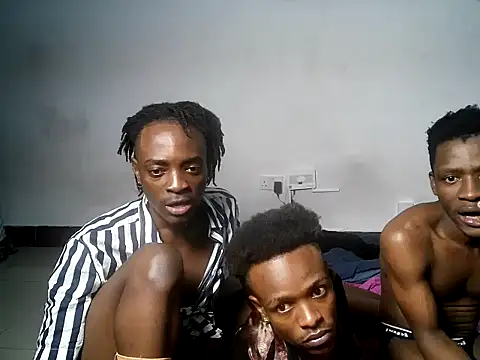threemanias: вебкам-шоу