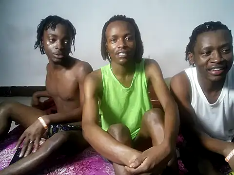 threemanias Adlı Modelin Web Kamerası Şovu
