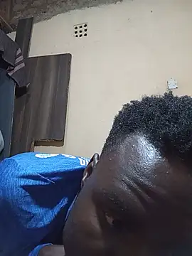 Sexboi254 Adlı Modelin Web Kamerası Şovu
