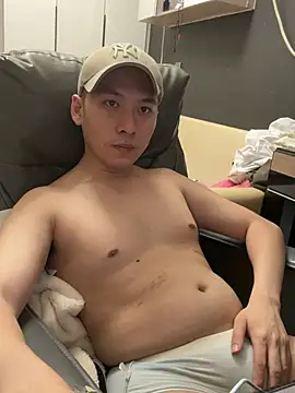 yichen008 Show in webcam