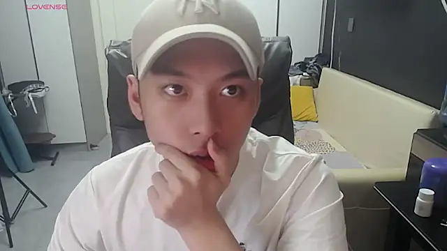 yichen008 在線直播表演