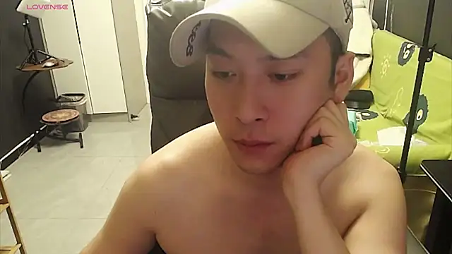 yichen008 在線直播表演