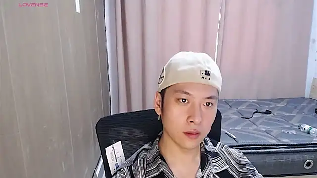yichen008 在線直播表演