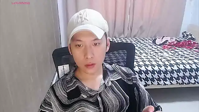 yichen008 在線直播表演