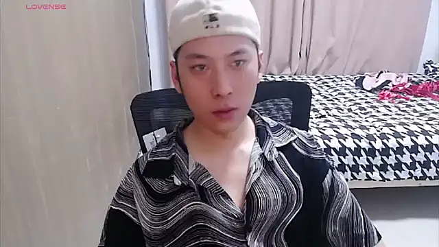 yichen008 在線直播表演