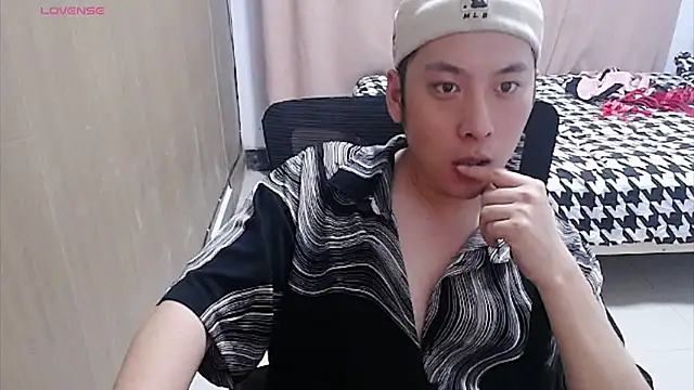 yichen008 在線直播表演