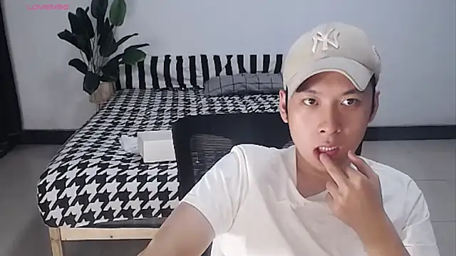yichen008 在線直播表演