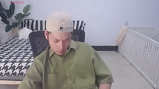 yichen008 Show in webcam