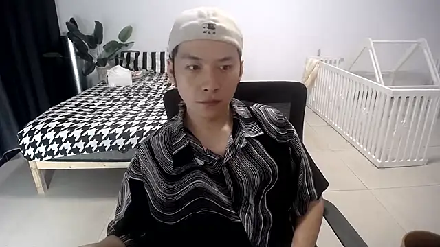 Show modela yichen008 na web-kameri