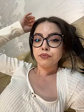 KaylaLewyss Chat XXX in diretta
