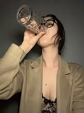 KaylaLewyss Chat XXX live