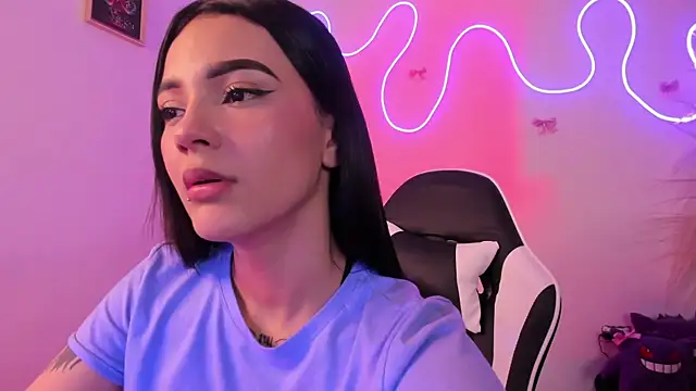 Pokazy przed kamerką – CarolineEvanss_11