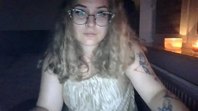 LucyTease – webcam-show