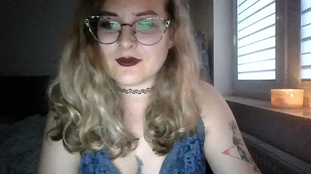 LucyTease – webcam-show