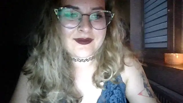 LucyTease Webcam Show