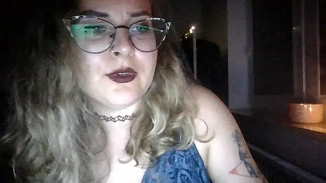 LucyTease – webcam-show