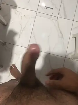 Show modela max23centimetros na web-kameri