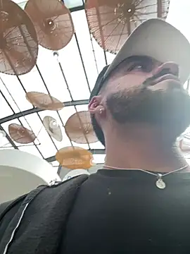 guybigmaster webkamerás műsora