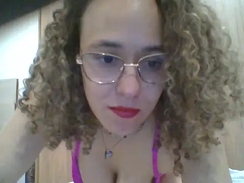 ValeriaMonroe Adlı Modelin Canlı XXX Sohbeti