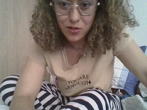 ValeriaMonroe Adlı Modelin Canlı XXX Sohbeti