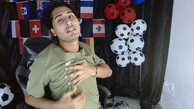 Show modela skart_bigcock na web-kameri