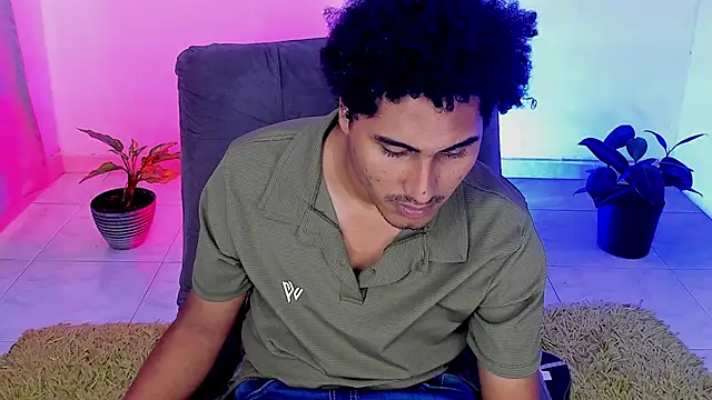 Show modela skart_bigcock na web-kameri