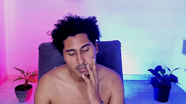 skart_bigcock Adlı Modelin Web Kamerası Şovu