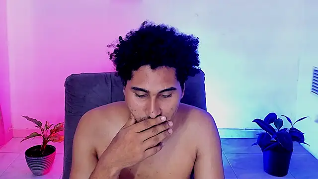 Show modela skart_bigcock na web-kameri