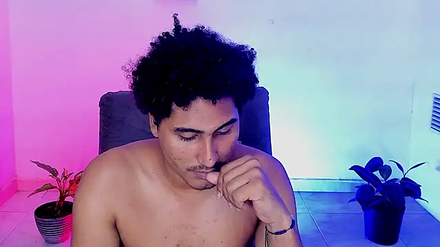 Вебкам-шоу skart_bigcock