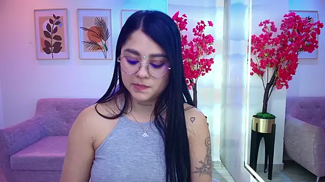 Julie_vancouver Adlı Modelin Canlı XXX Sohbeti