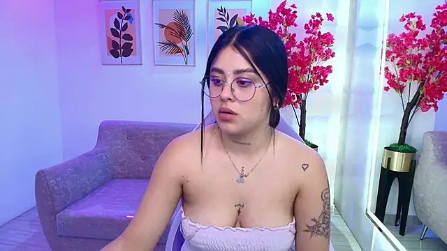 Julie_vancouver Chat XXX in diretta