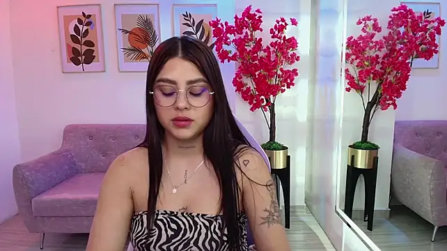 Chat +18 de Julie_vancouver ao vivo