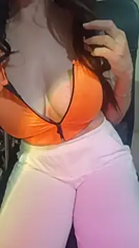 YIYAMURANOのライブXXXチャット