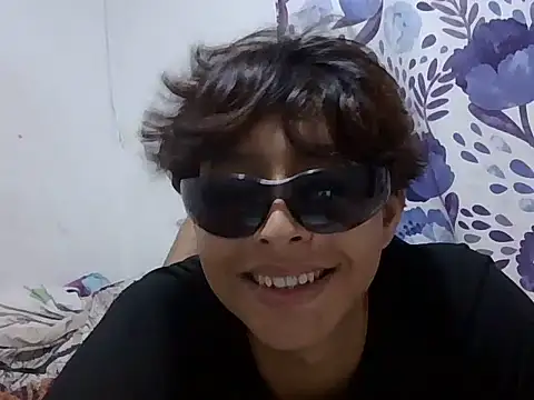 Show modela NarcismoXmoon na web-kameri