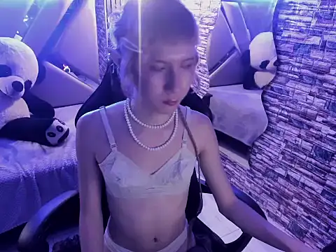 vivienne_hadi Pertunjukan Webcam