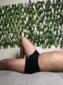 Show modela CatwomanAndHotman na web-kameri