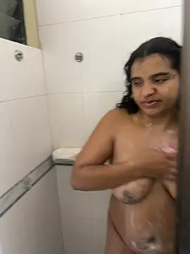 Show modela CatwomanAndHotman na web-kameri