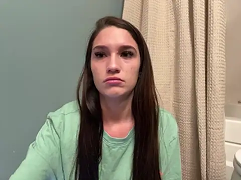 prettygirll00's Webcam Show