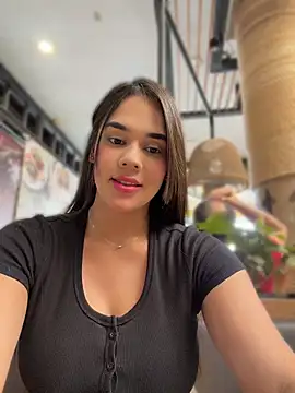 แชท XXX สดของ BellaLeclair_