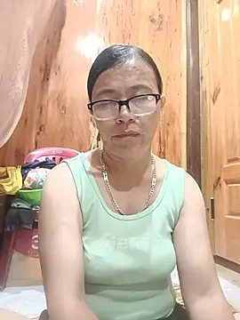 Chilly-wet live XXX chat
