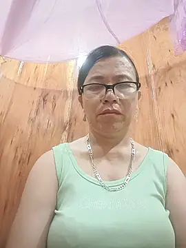 Chilly-wet live XXX chat