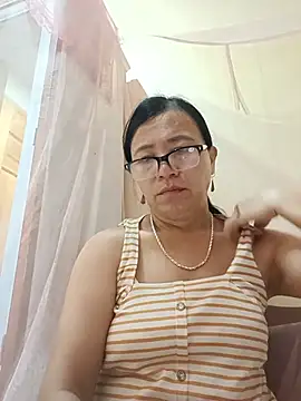 Chat XXX ao vivo de Chilly-wet