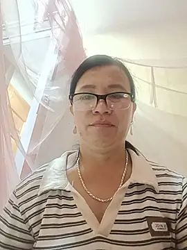 Chilly-wet Webcam-Show