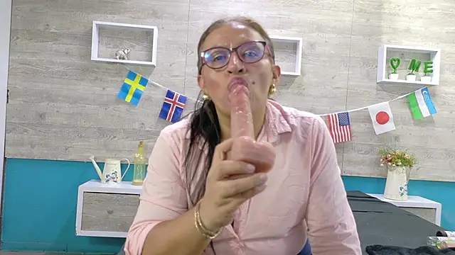 SoffieMature Webcam show