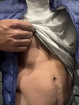 הופעת וובקאם של kzado37