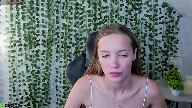 Neelly_Collins live XXX chat