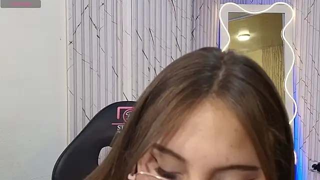 Show de bunnii_tay na webcam